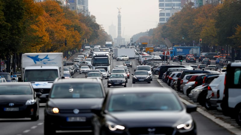 Germany's car industry says new EU anti-CO2 rules threaten jobs